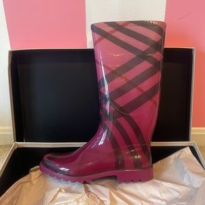 EUC Burberry Nova Pop Degrade Rainboot
